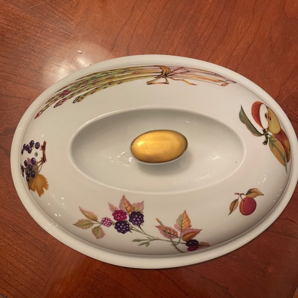 Royal Worcester Evesham Gold 11